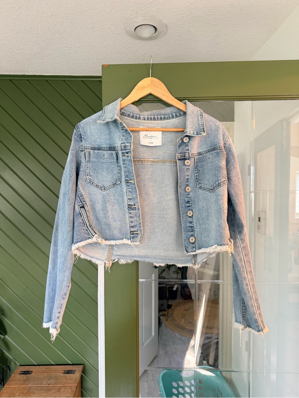 Kancan Cropped Denim Jacket Size Large Raw Frayed Hem Light Wash